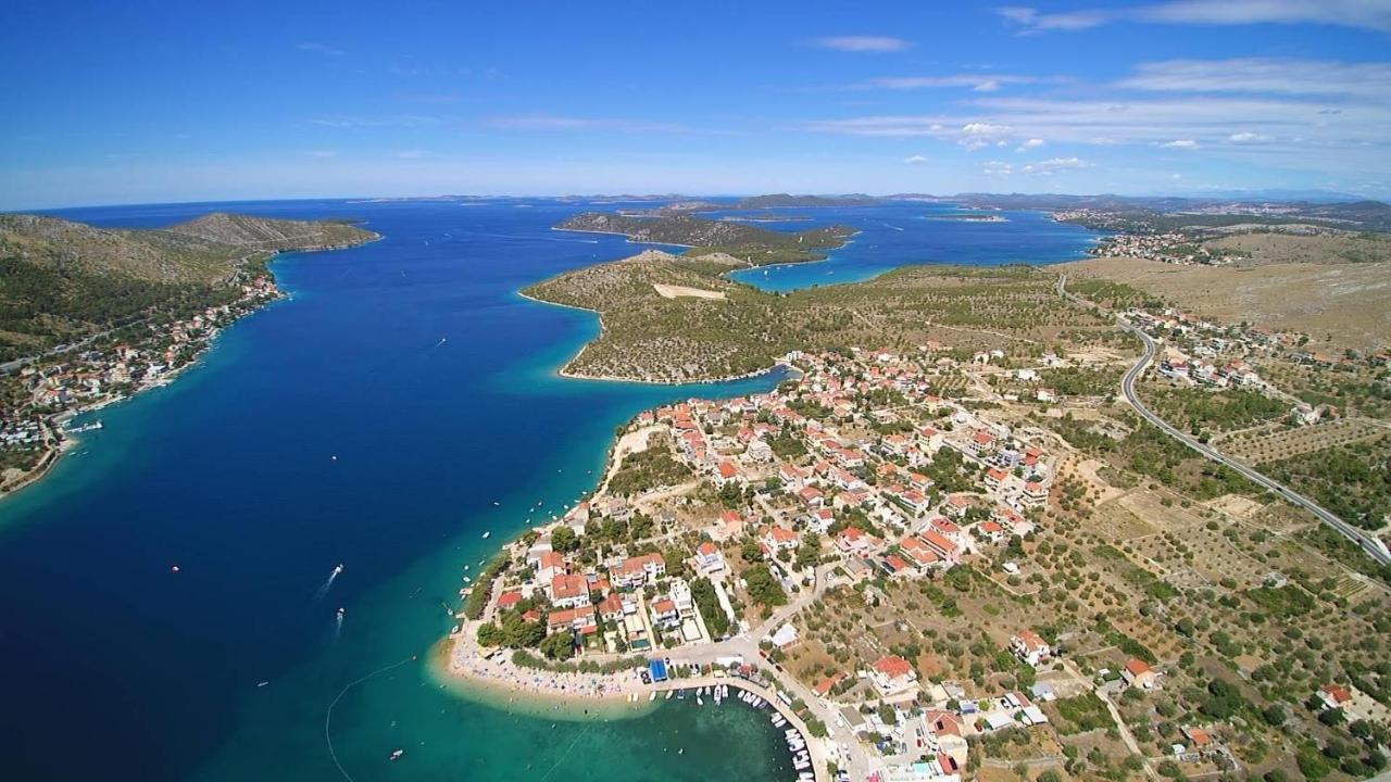 Apartments By The Sea Grebastica, Sibenik - 4881 Baselovici Exterior photo